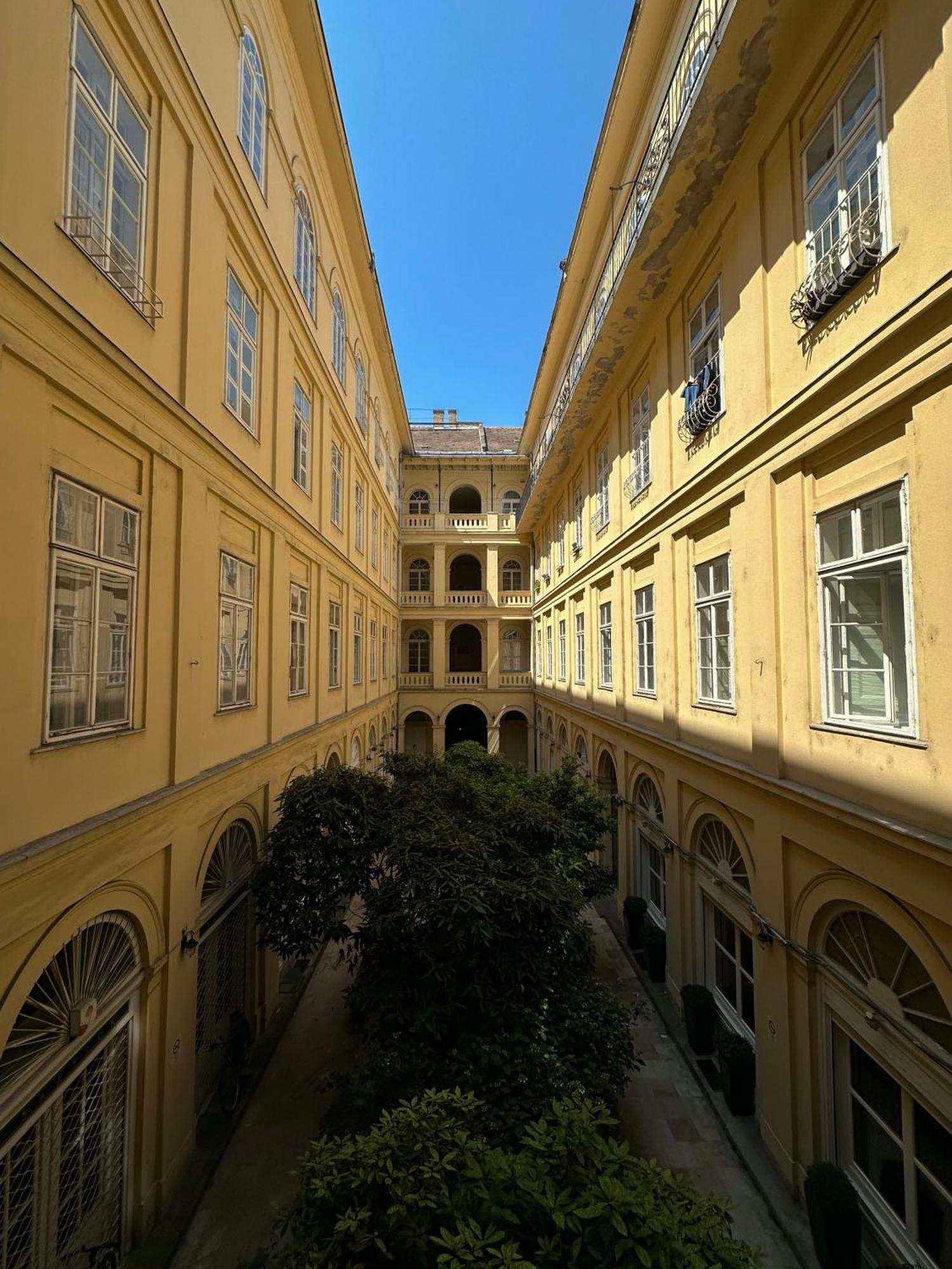 Dolce Vita Basilica Budapest Exterior foto